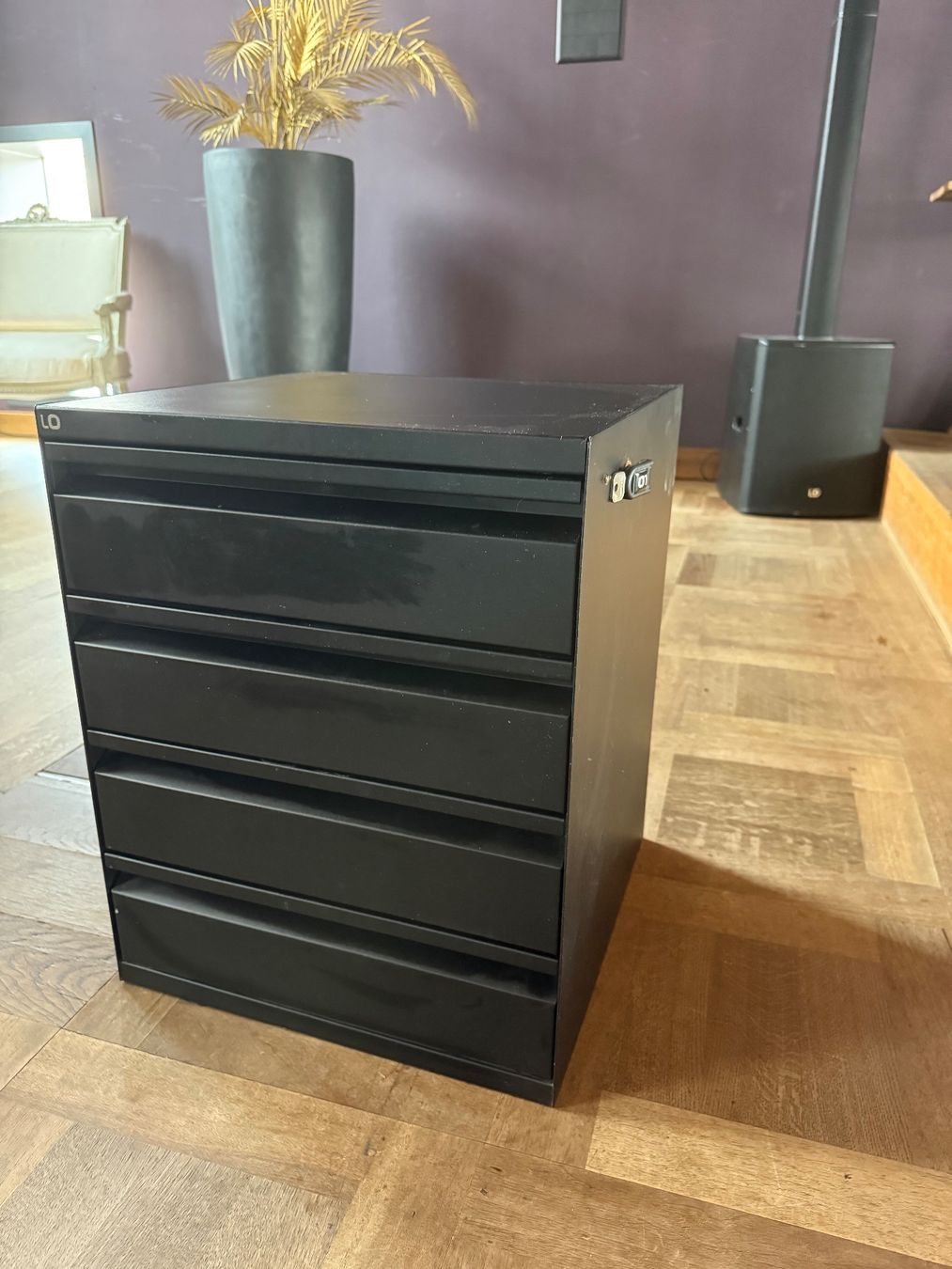 Lista Banconi: Lista Office LO Schubladenkorpus – Designklassiker – Usato da Niederwangen BE venduto da celunder9 1