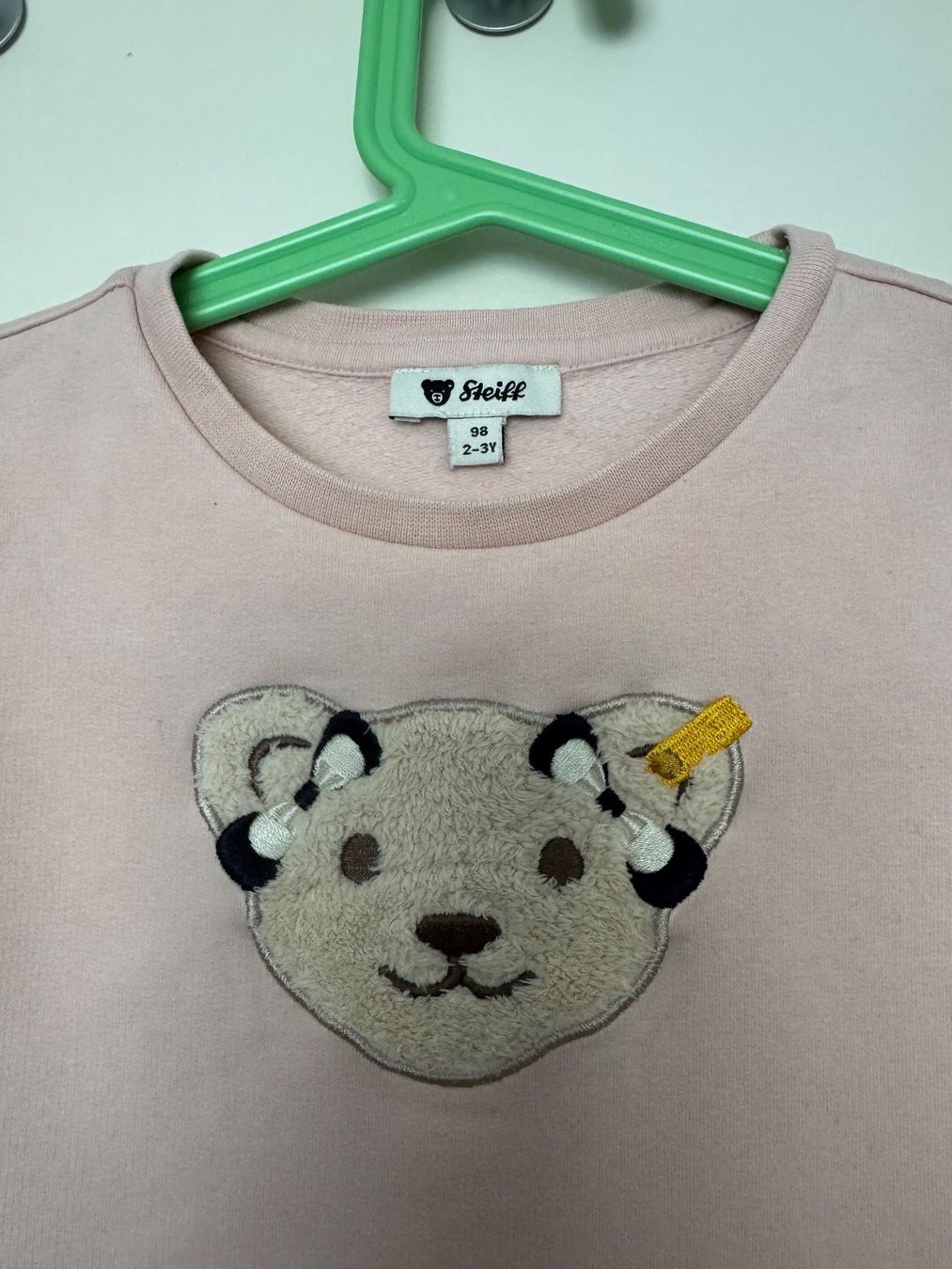 Steiff Pulls et sweat-shirts: Steiff Pullover rosa mit Bärchen Grösse 98 gebraucht – D'occasion à Horgen par Hotrova448 2