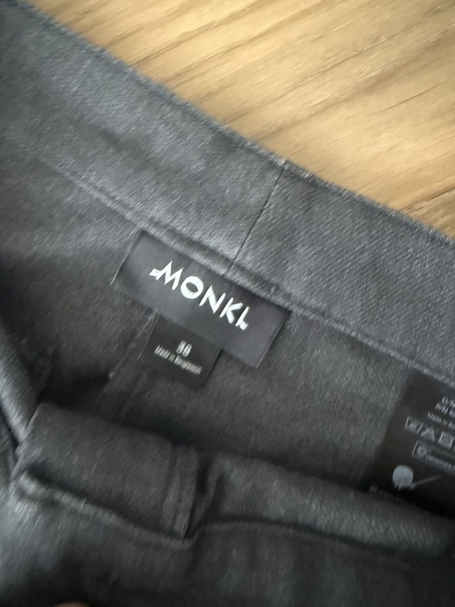 Monki Pantaloni: Monki straight leg Hose 38 – Usato da Gümligen venduto da kleiderschrankbe6 1
