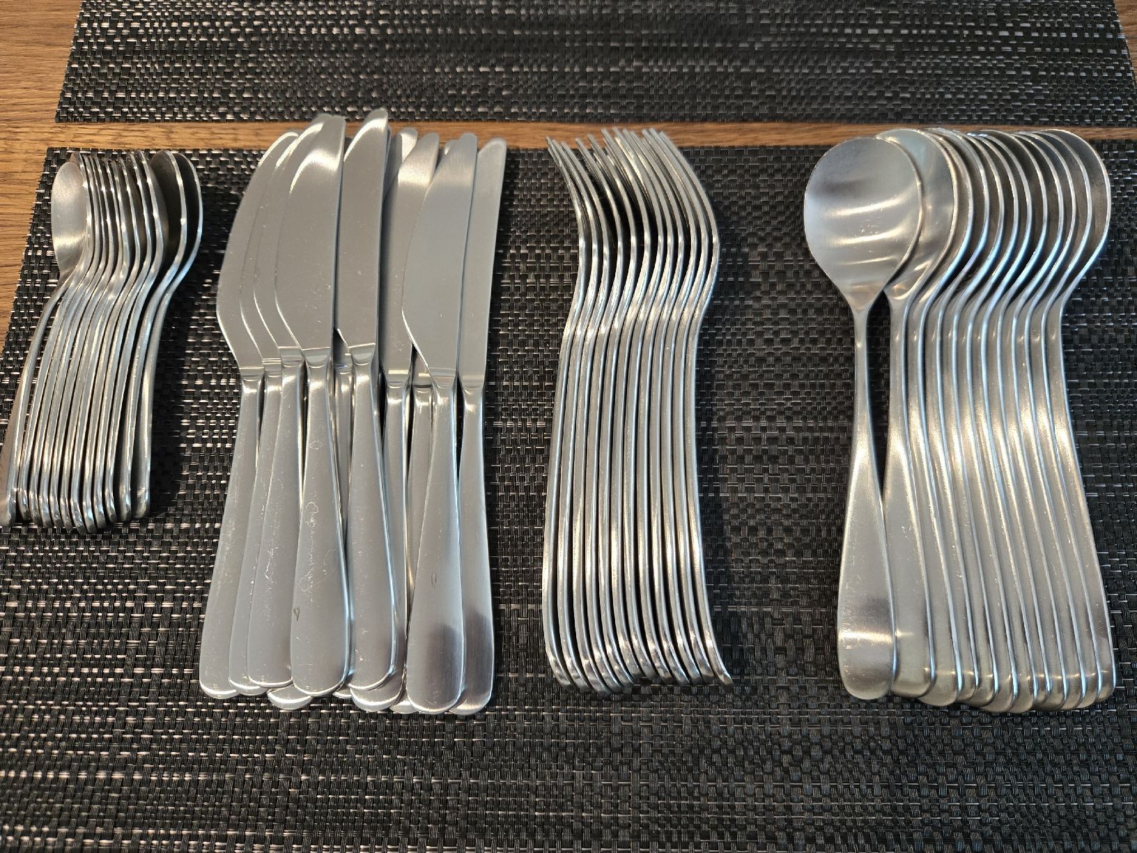 Ikea Set di posate: Ikea Besteck (Behagfull 48-tlg) – Usato da Uster venduto da Mar3mik