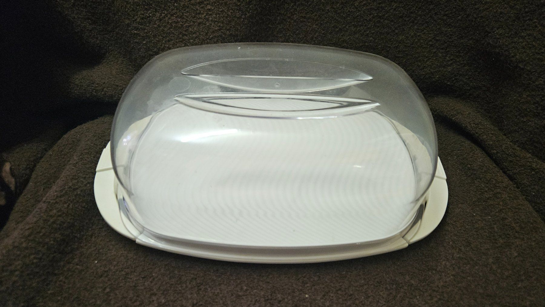 Contenitori & Simili: Formaggera in plastica bianca – Usato da Melano venduto da H-Sara