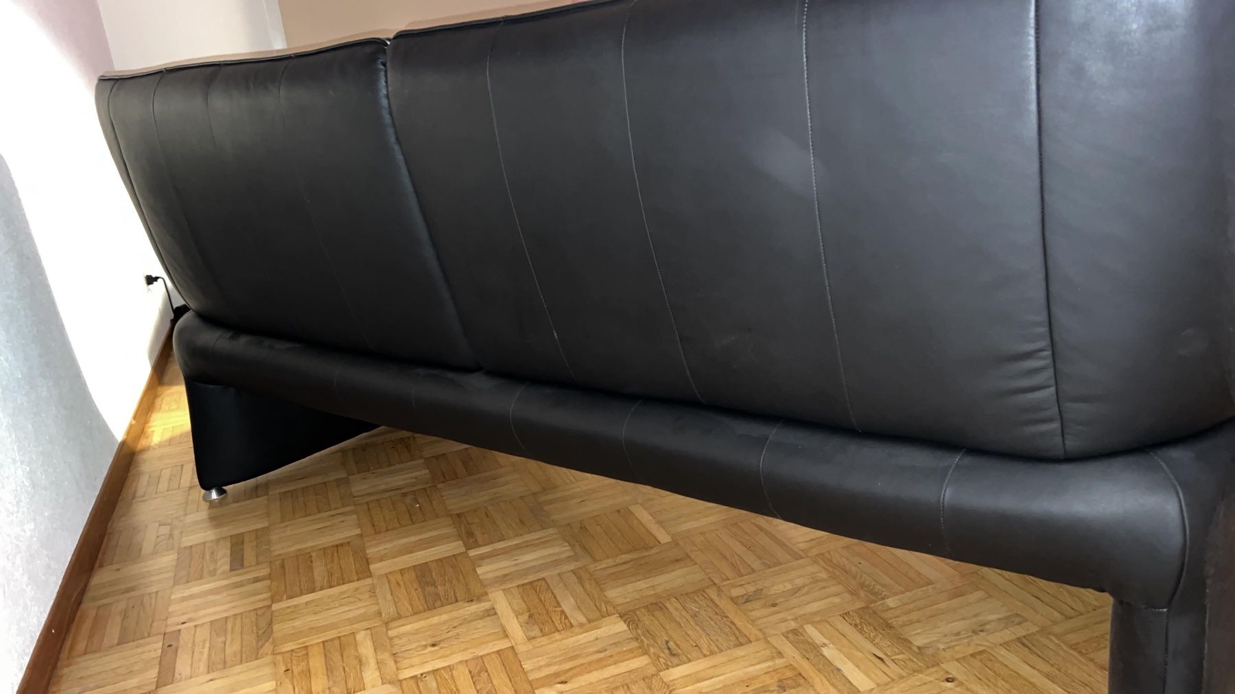 Divani: Leder-Sitzgruppe schwarz – 2 Sofas + Sessel/Hocker – Usato da Gossau SG venduto da Lizenzmarkt 3