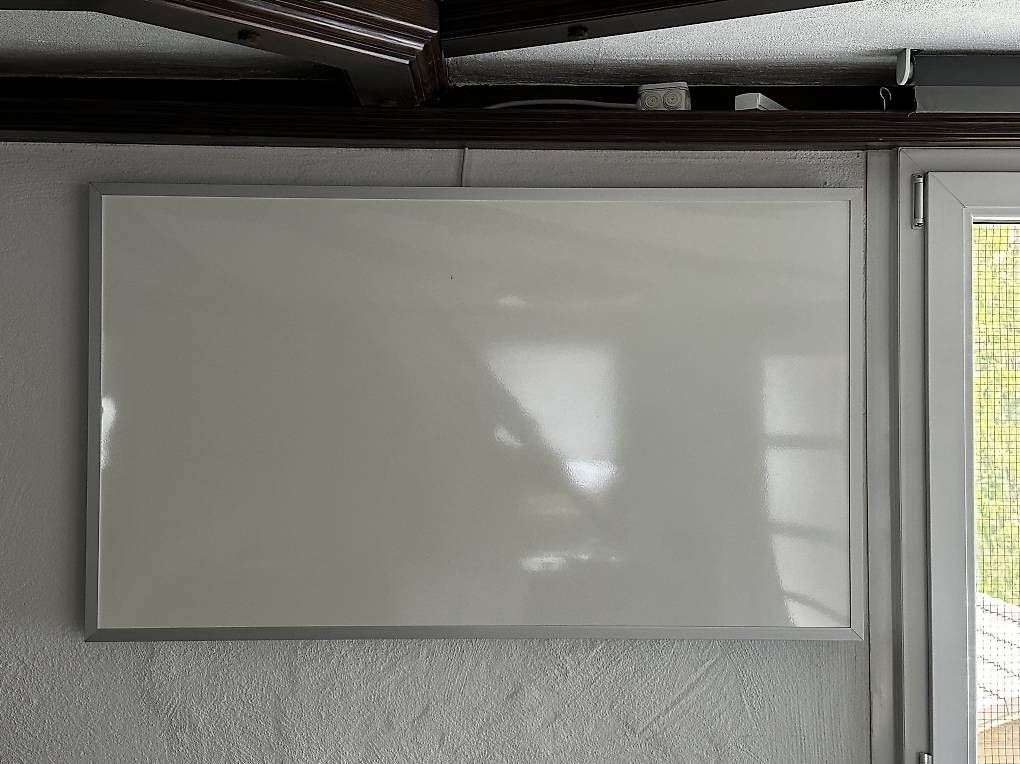 Radiatori: Infrarot-Heizpanel 700 Watt – Usato da Walde AG venduto da mdi_t2vh