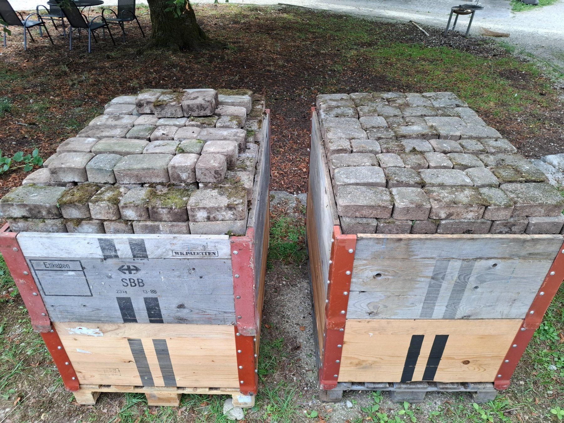 Pietre & tegole: Pflastersteine Beton grau gebraucht – Usato da Frick venduto da Pascal0133