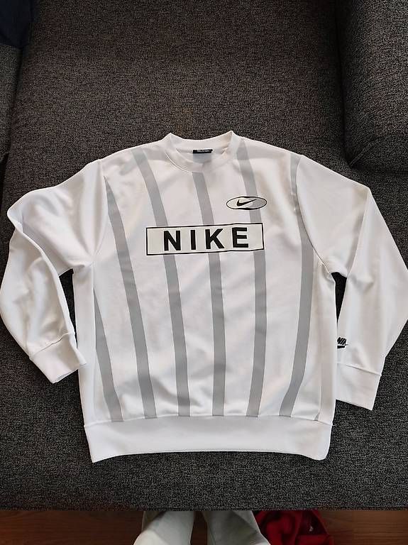 Pulls & Sweat-shirts: Nike Pullover Gr M – D'occasion à Oberkulm par FairTreasures