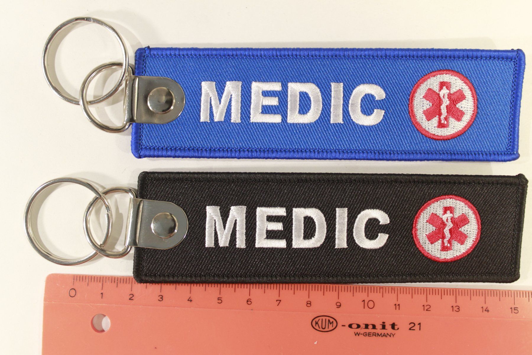 Schlüsselanhänger & - bänder: porte clé MEDIC – Gebraucht aus La plaine von 762 1