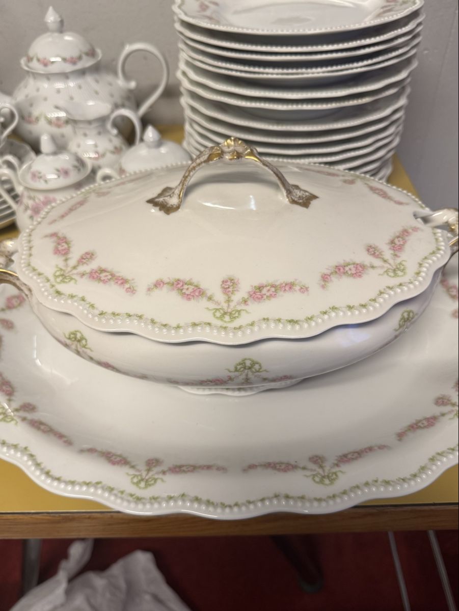 Set di piatti:  Limoges  Service  – Usato da Schlieren venduto da Freundlich02 4