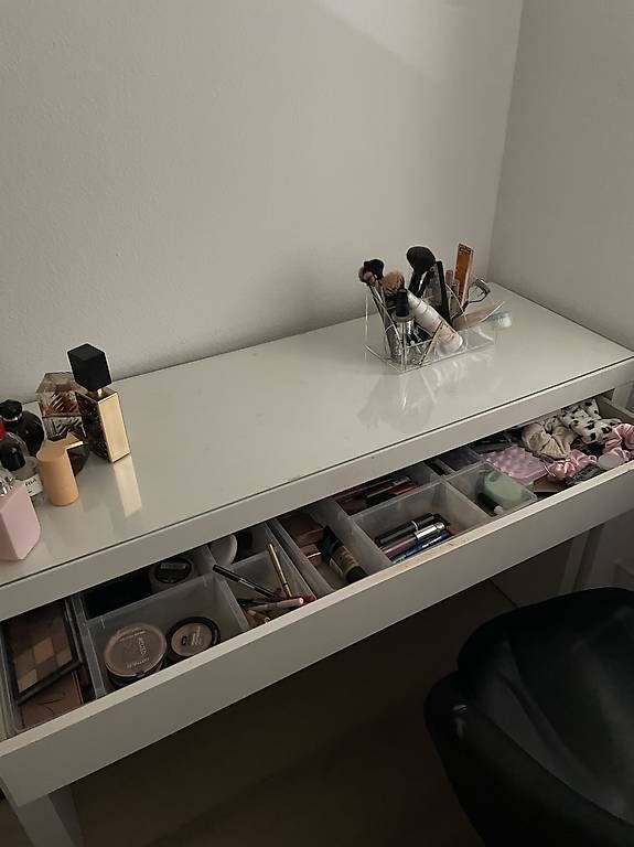 Ikea Coiffeuses: Schminktisch – D'occasion à Wittenbach par bea_df5t 1