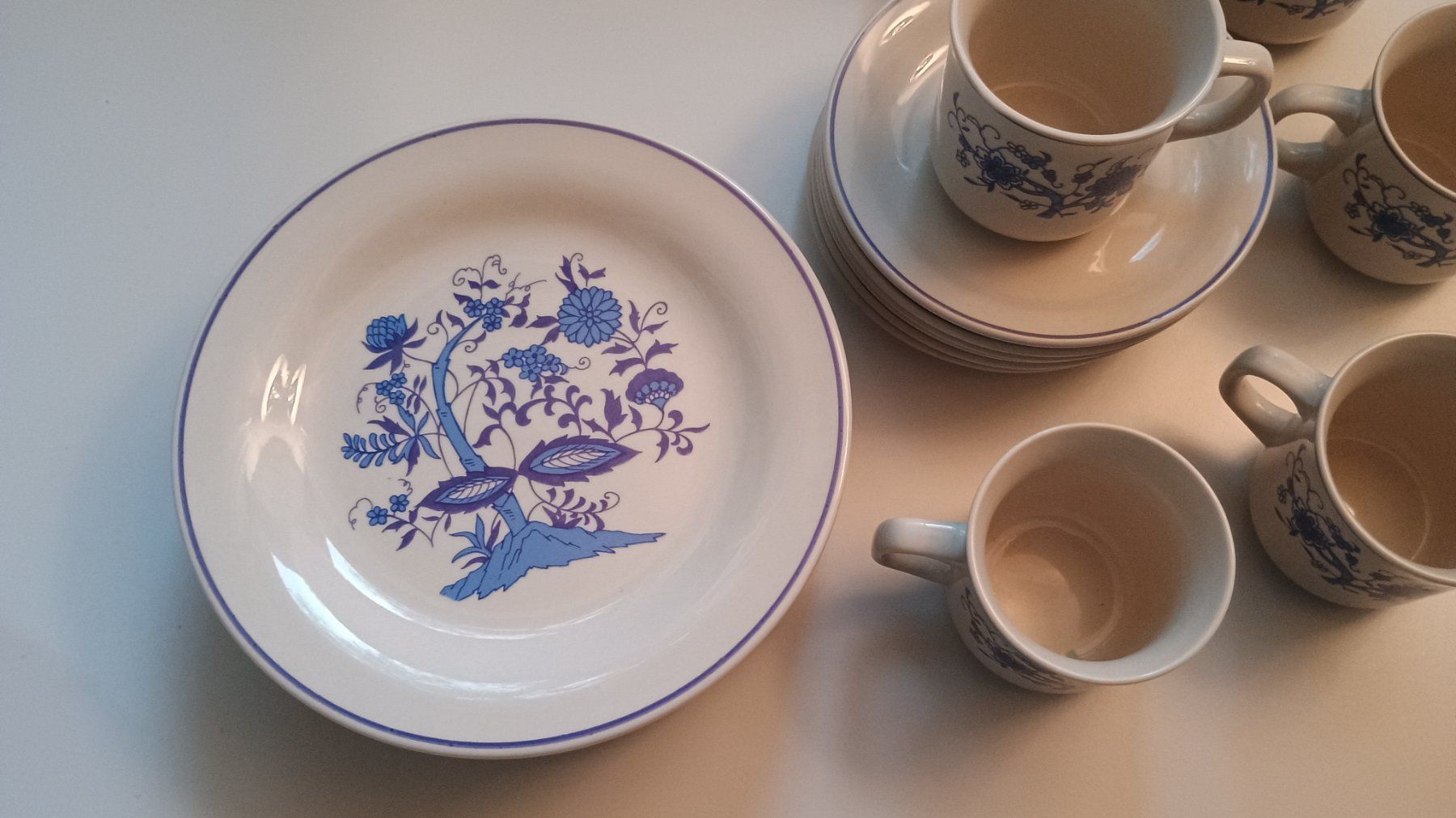 Set di piatti: Kaffeeservice (neu) – Nuovo (secondo la descrizione) da Rothrist venduto da GIWALD 2