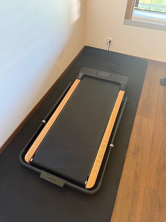 Macchine per carico, silaggio e trasporto: Tapis de marche / course avec tapis et housse de protection – Usato da Conthey venduto da SaraF98 3