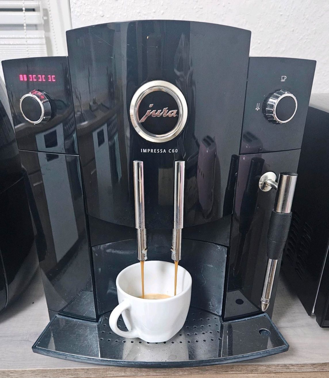 Jura Kaffeemaschinen & Espressomaschinen: Jura Impressa C60 Kaffeevollautomat – Gebraucht aus Wängi von mak_57tm 2