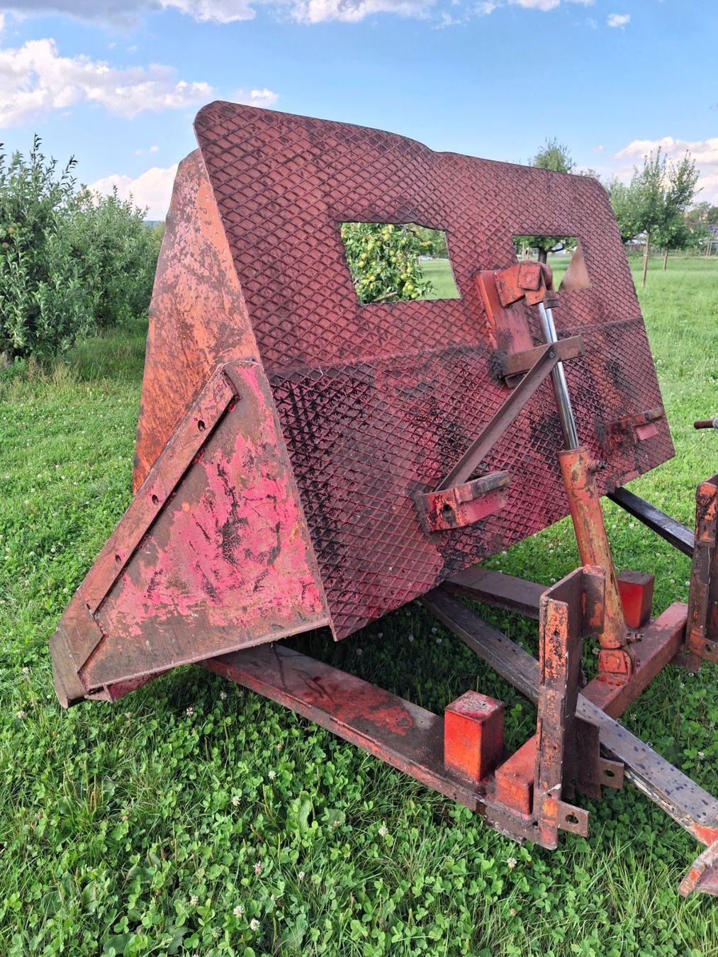 Gabelstapler & Hubwagen: Staplerschaufel/Kippschaufel – Gebraucht aus Siebnen von Grosswis50 3