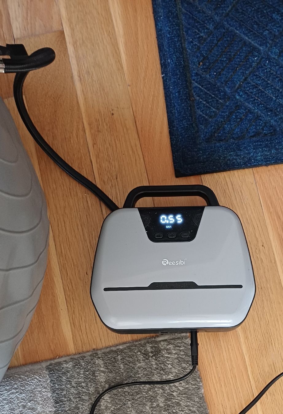 Compresseurs: Mini Luft Kompressor max, neuwertig 10 bar – D'occasion à Pfeffikon LU par SY-YoLo 3