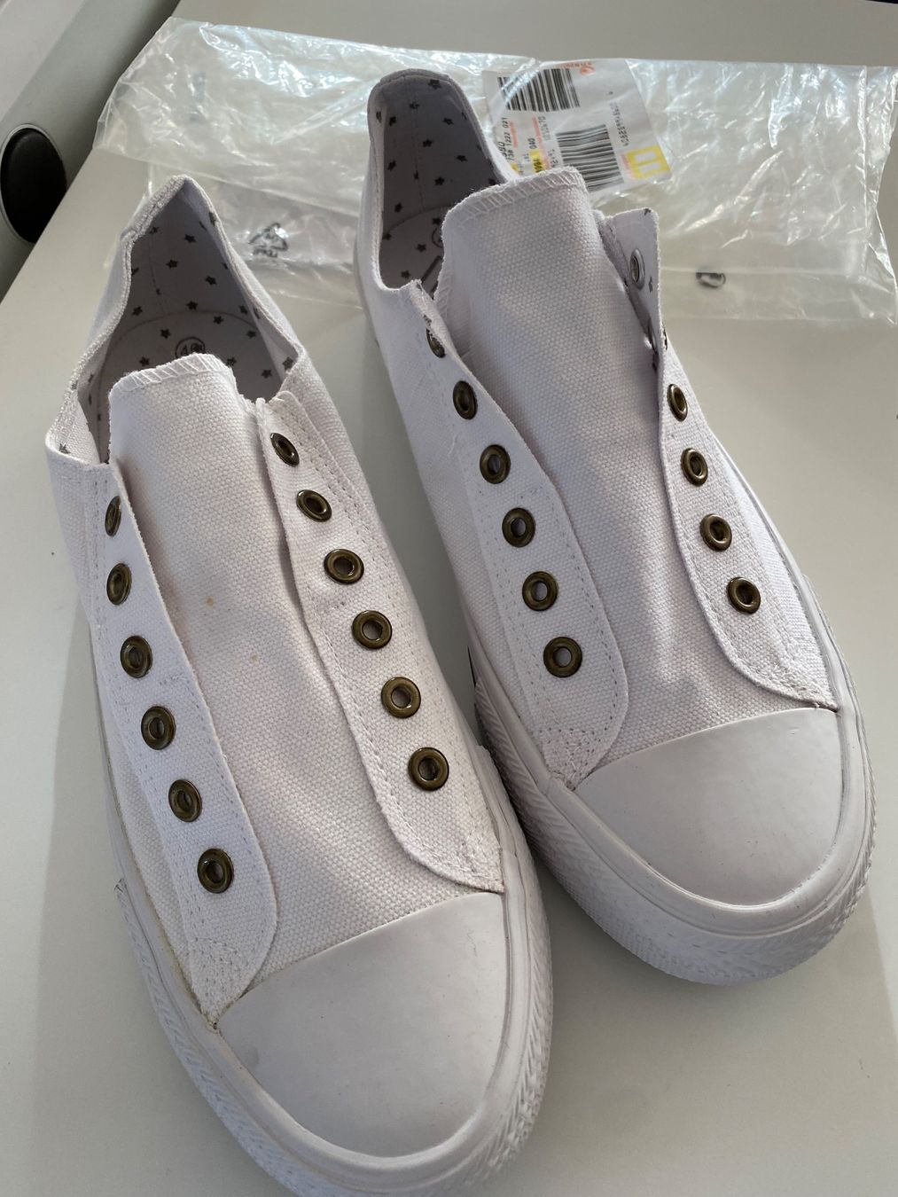 Herrenschuhe: Sneaker / weiss / Gr. 40 – Neu und originalverpackt aus Root von essafa