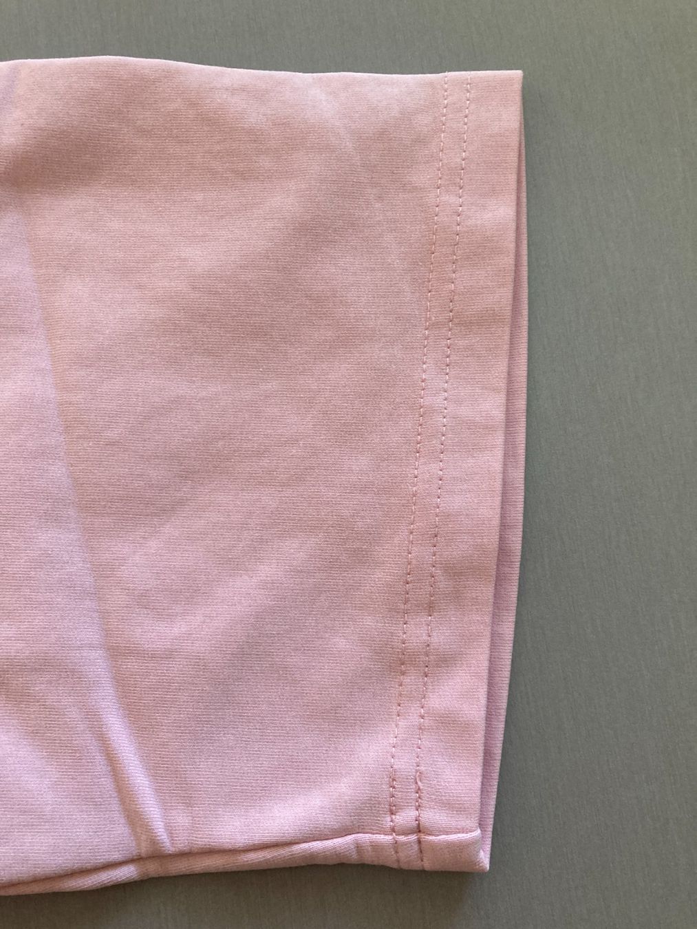 T-shirt: Elevate T-Shirt rosa – Usato da Obfelden venduto da miau68 3