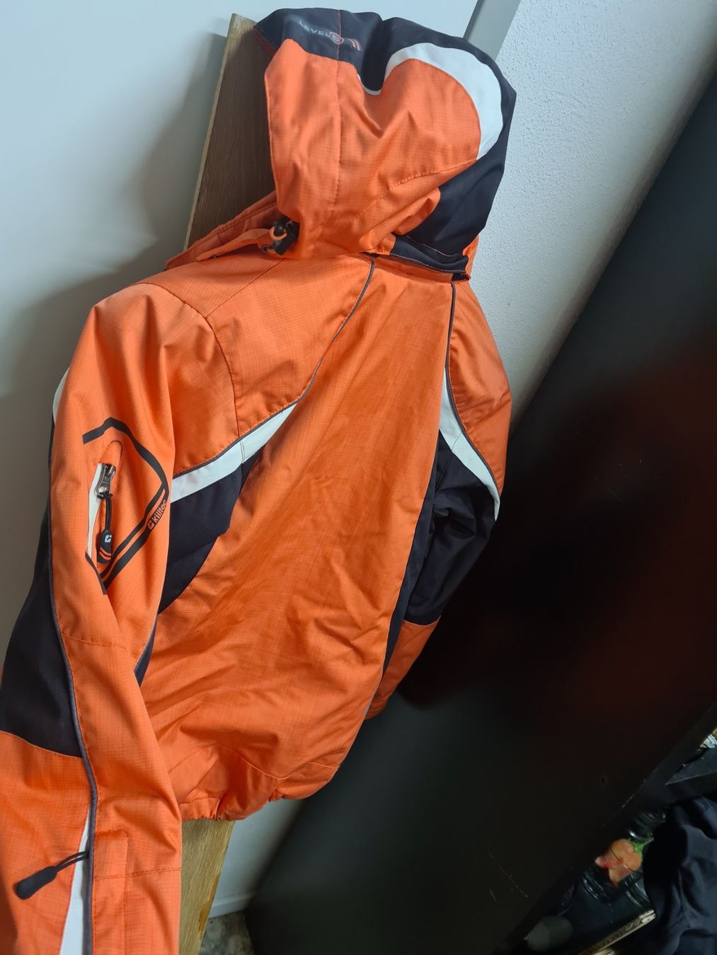 Killtec Giacche & Cappotti: KILLTEC Snowboard Jacke a. Sporthandel, Gr. 152, korallenrot – Usato da Amriswil venduto da used2use 2