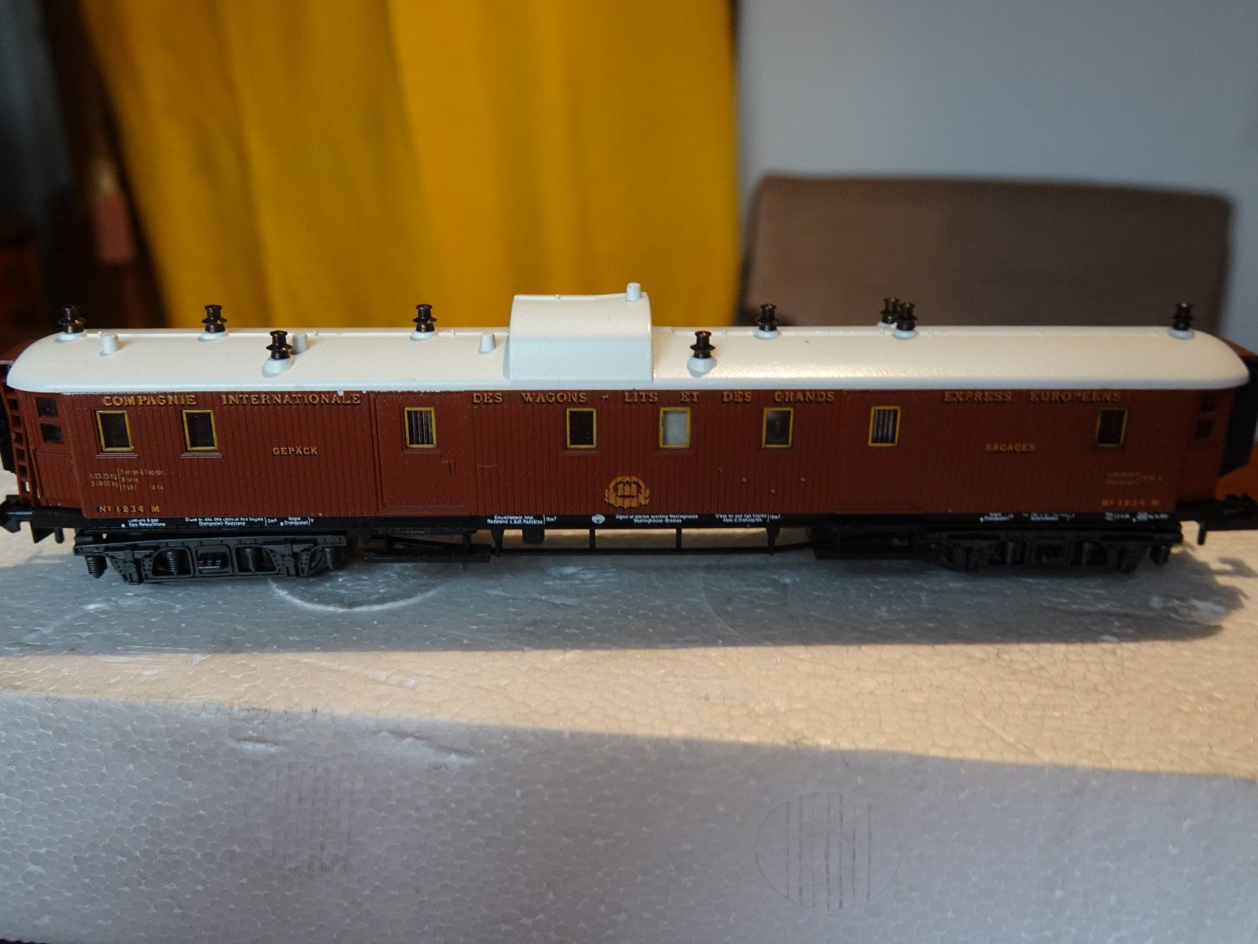 Trix Modellini di ferrovie: MINITRIX CIWL PACKWAGEN BRAUN, 13714, RAR – Nuovo e nell'imballaggio originale da Eschenbach SG venduto da eDaisy 1