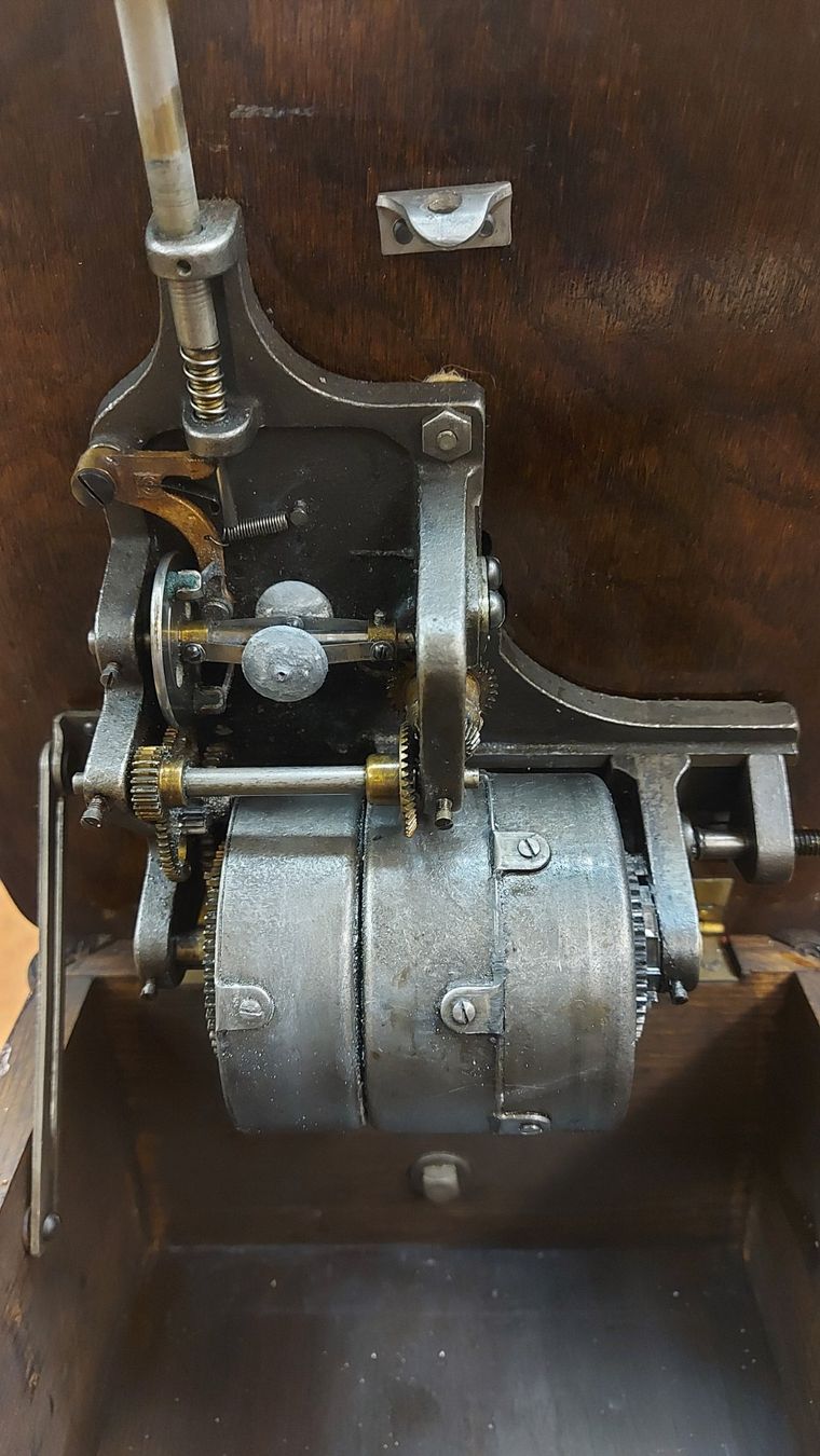 Columbia Giradischi: Holztrichtergrammophone Columbia ca.1910 – Usato da Herzogenbuchsee venduto da phonowelt 5