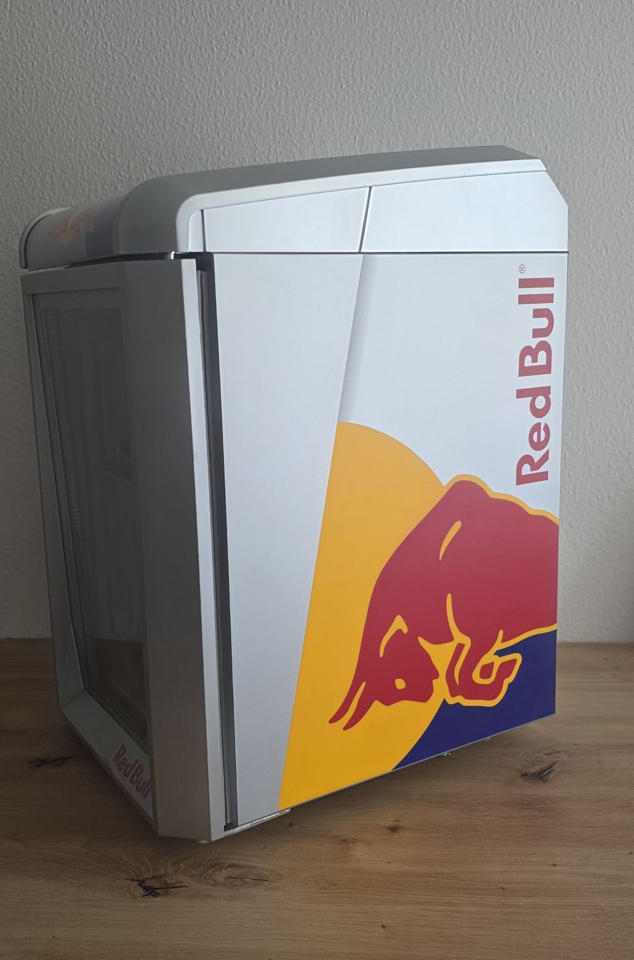 Kühlschrank: Red Bull Kühlschrank – Gebraucht aus Wil SG von GT504 3