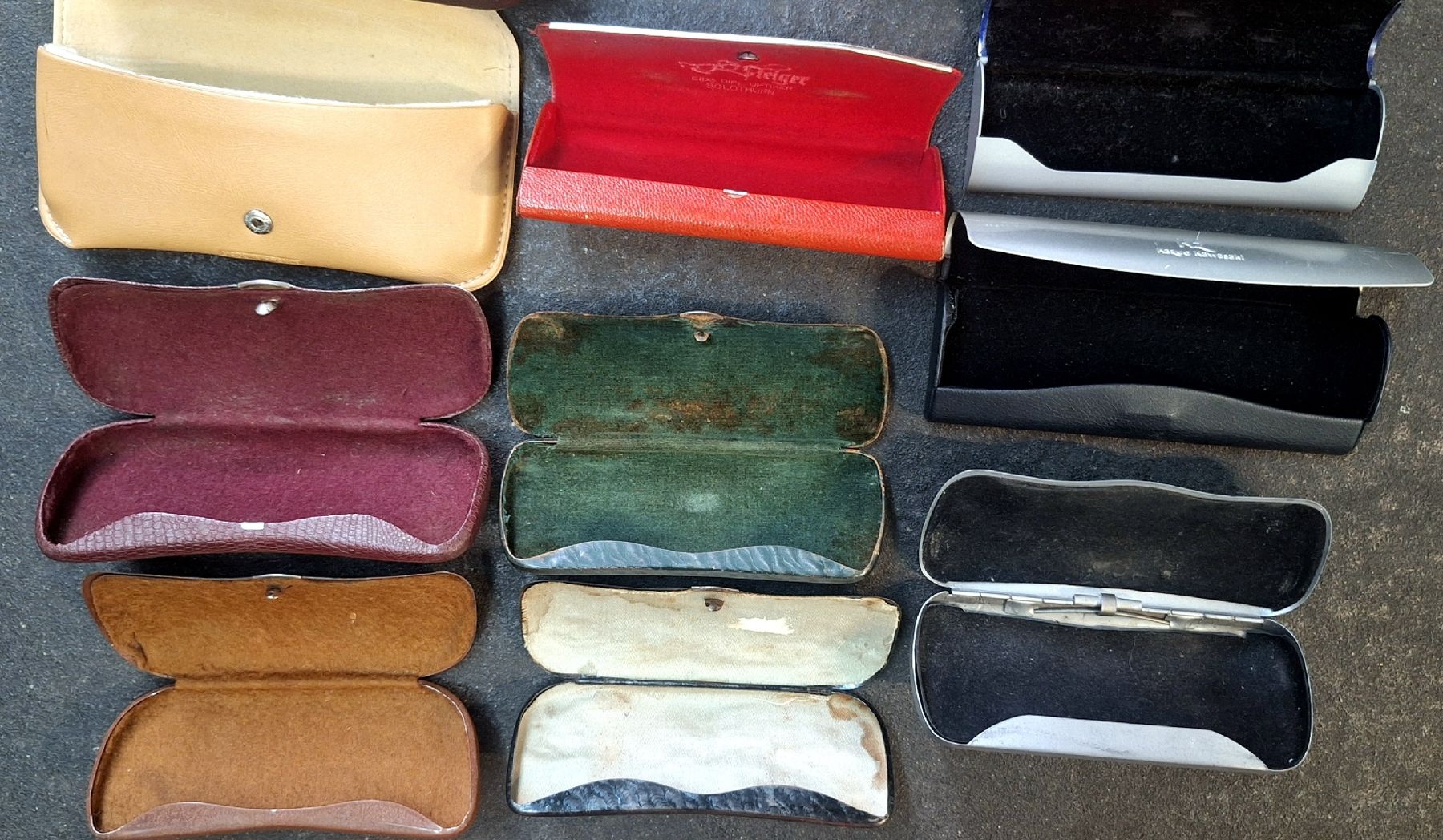 Autres vêtements & accessoires: 17 vintage Brillen Etui  – Défectueux à Emmenbrücke par abu_9mj8 2