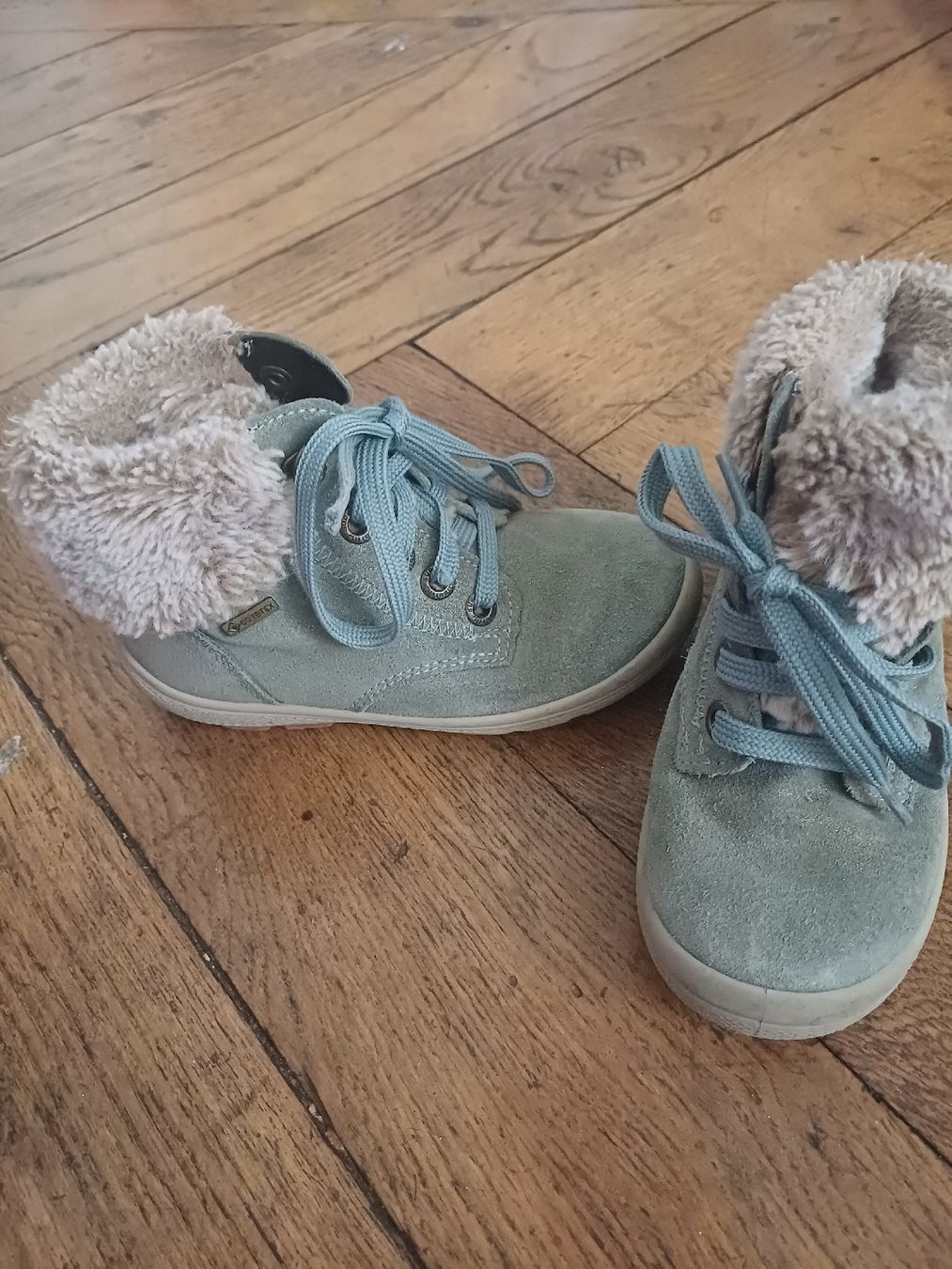 Superfit Schuhe für Mädchen: Warme Winterschuhe Grösse 26 von Superfit – Gebraucht aus Schönenwerd von pomodor 1