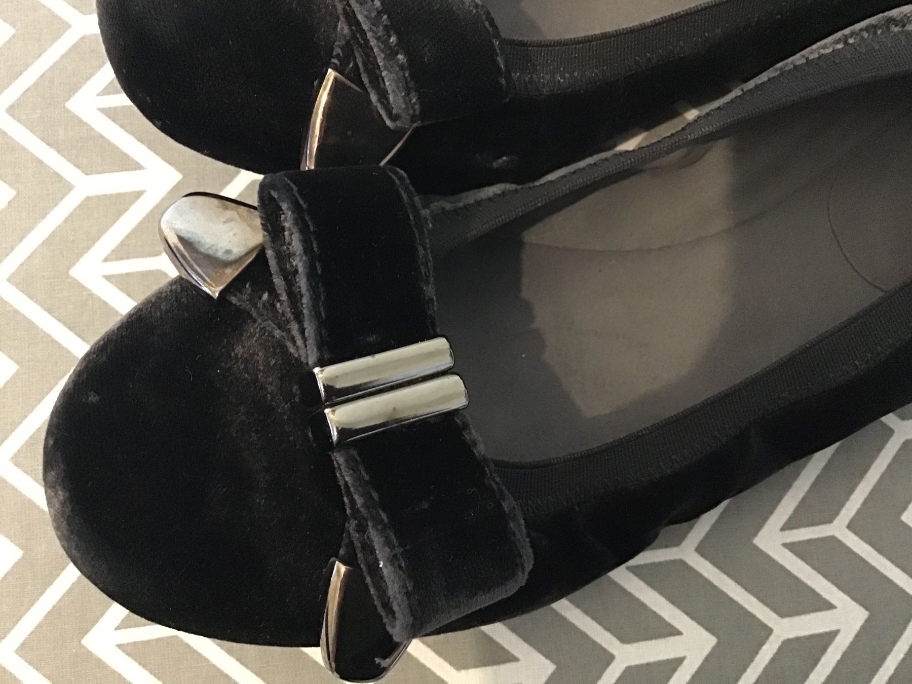 Stuart Weitzman Scarpe da donna: Stuart Weitzman Samt Ballerinas, Schwarz, Grösse 36.5 – Nuovo (secondo la descrizione) da Glattfelden venduto da ire_w6h2 3