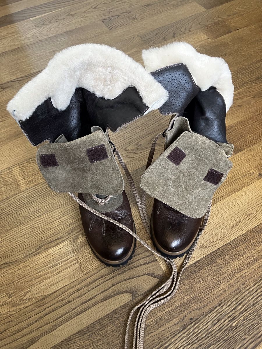 Scarpe da donna: Italienische Stiefel mit Absatz Gr. 39 – Usato da Arni AG venduto da Pfidi7 5