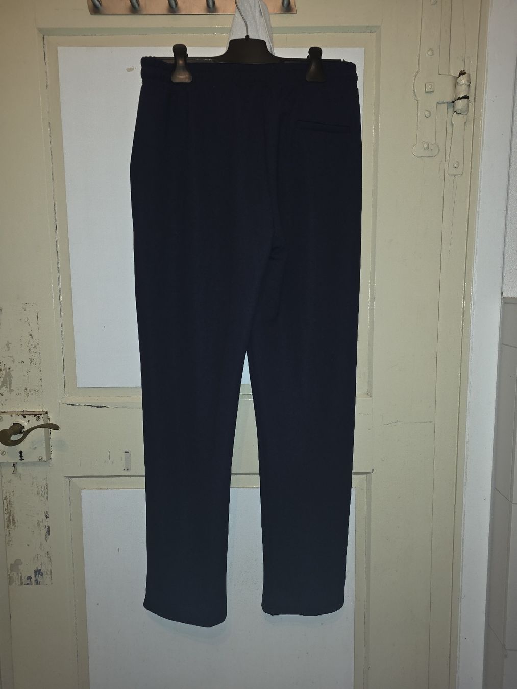 Pantaloni: Schwarze Gymhose – Usato da Soyhières venduto da Spectre_Cosplays 1