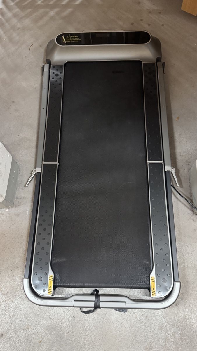 Vélos d'appartement: Folding Treadmill, Grey and Black. – D'occasion à Zürich par sibruno