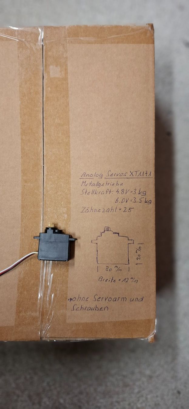 RC Modellbau: 100 Stück Servos XT 1171-Analog – Neu und originalverpackt aus St. Margrethen SG von jos_hsc8