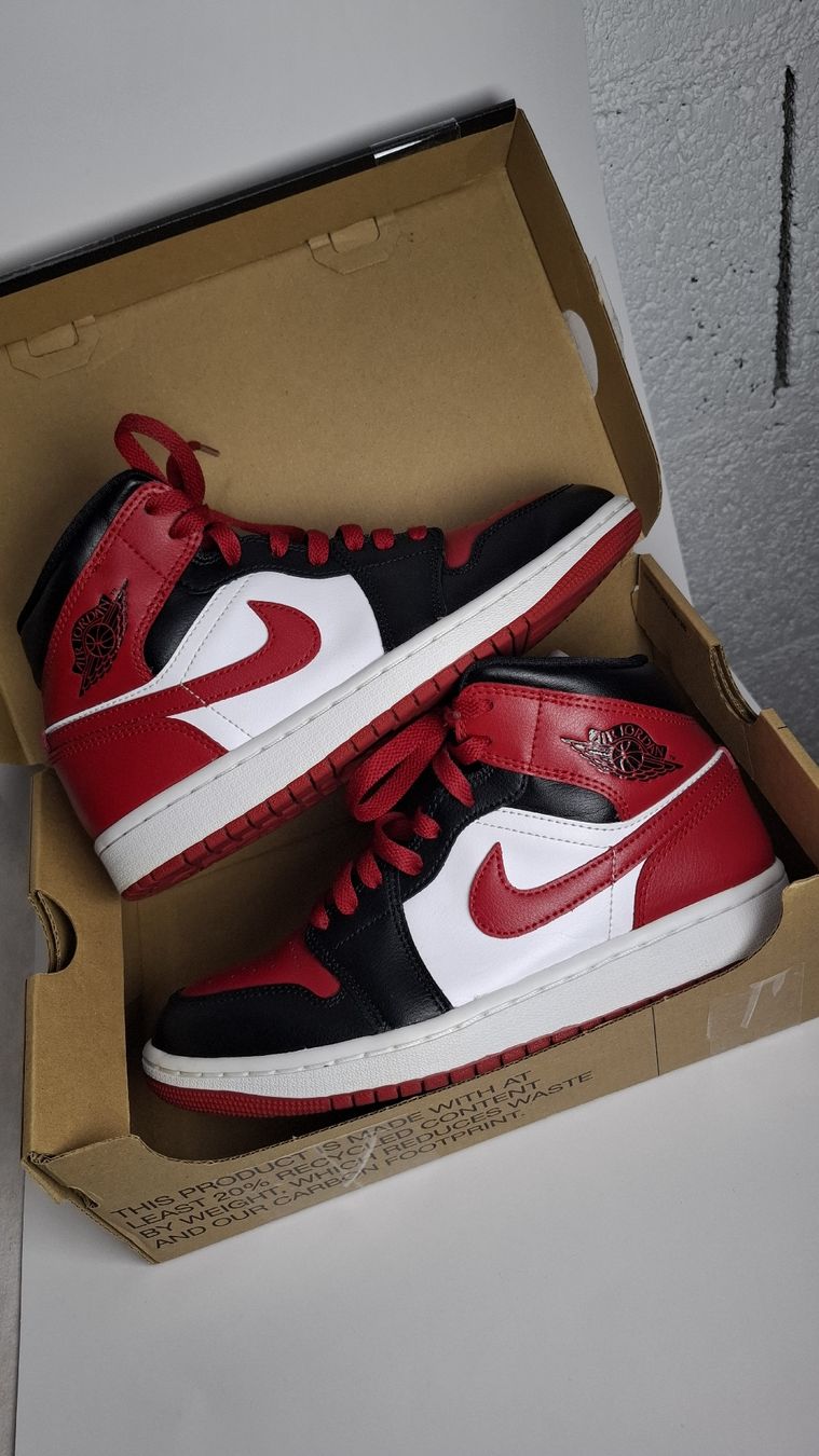 Jordan Scarpe da uomo: Jordan 1 Mid Chicago – Nuovo (secondo la descrizione) da Le Landeron venduto da rue_k9kg