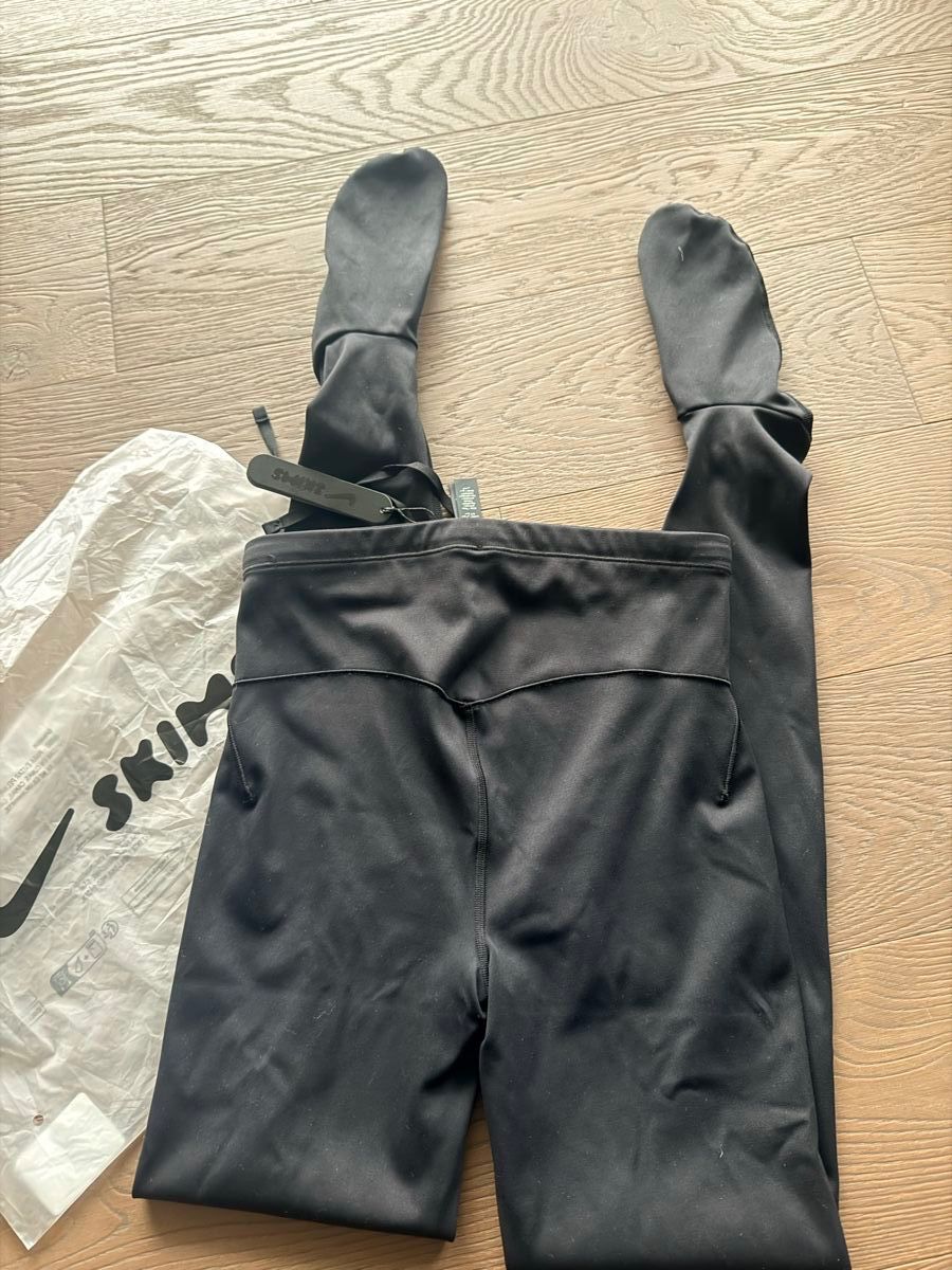 Skims Leggings: Skims nike leggings – Nuovo e nell'imballaggio originale da Melide venduto da Nikola-123 7