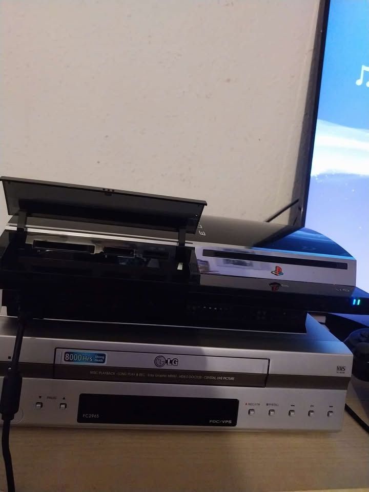 Sony Console: PlayStation 3 FAT rétrocompatible 60 Go – Usato da Versoix venduto da axe_qpy7 2