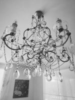 Anno 1890 Antichissimo Lampadario in metallo con cristalli 