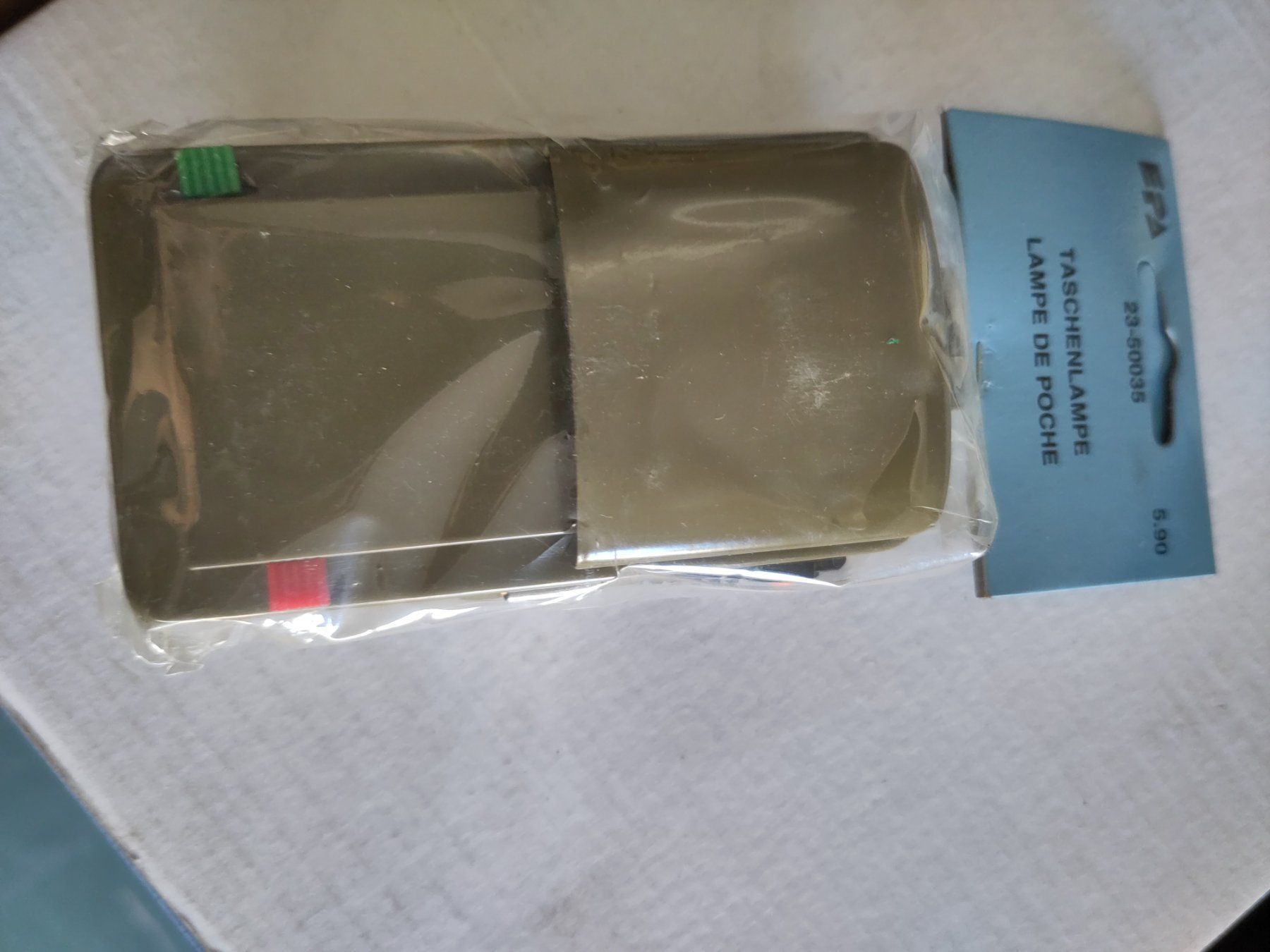 Lampade: Taschenlampe Militär oder Zivilschutz – Nuovo e nell'imballaggio originale da Möhlin venduto da Panjo63 2