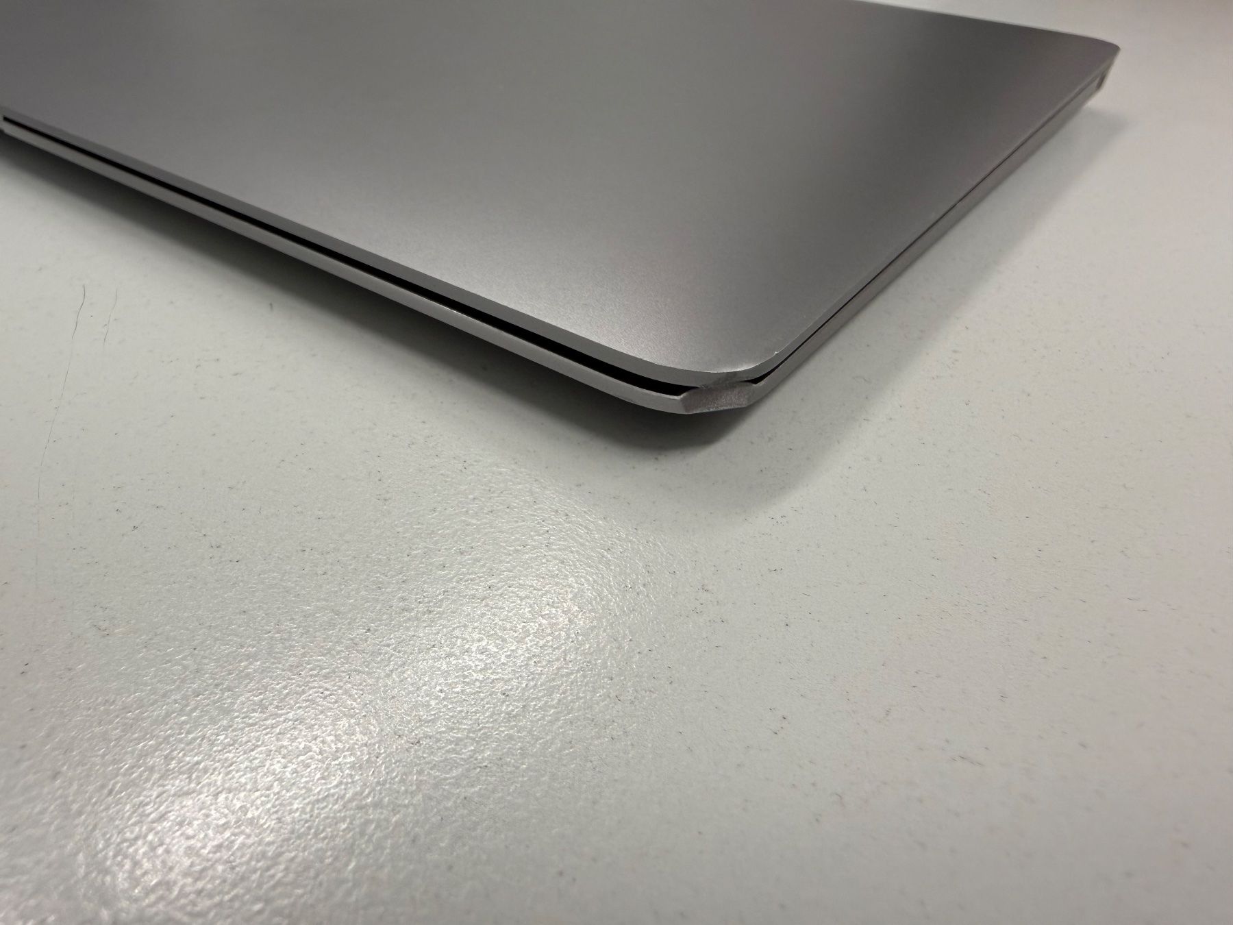 Apple Notebook: Macbook Air 13" 2020 (M1) – Usato da Zug venduto da ElPhone 4