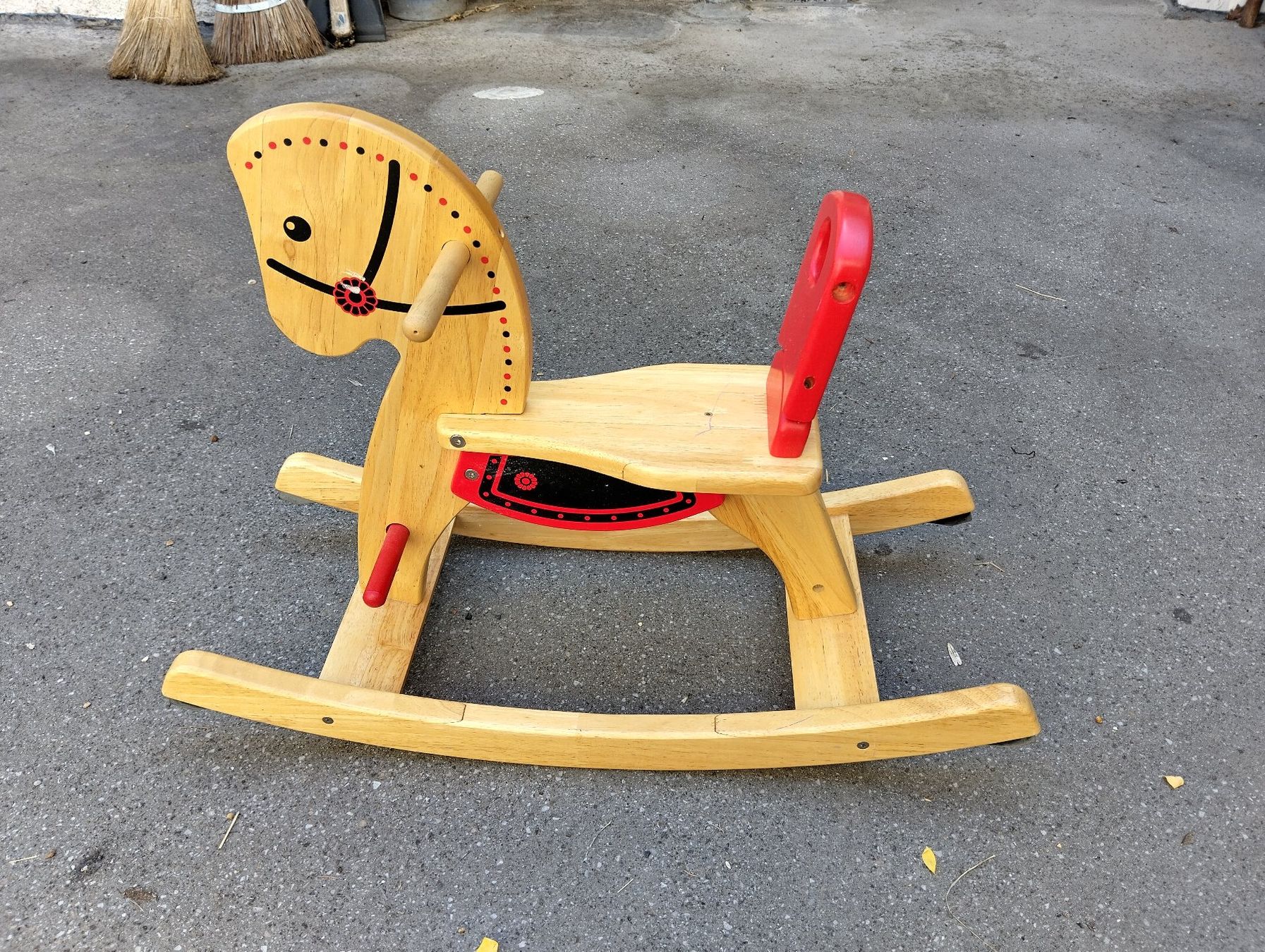 Giocattoli: Schaukelpferd aus Holz – Usato da Fribourg venduto da n.d.w