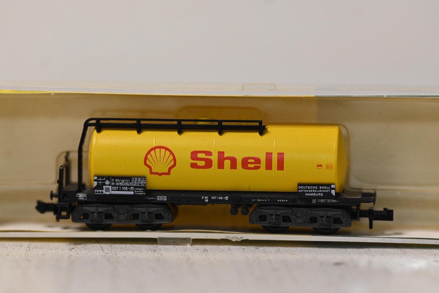 Trix Modellini di ferrovie: Kesselwagen Shell Minitrix Spur N mit OVP – Usato da Laupen ZH venduto da Zmoewe 3
