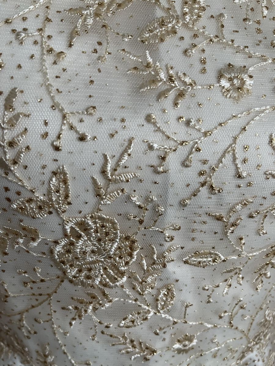 Vestiti: Abito da donna pizzo dorato taglia S  – Usato da Novaggio venduto da Sabi-Pearl 2