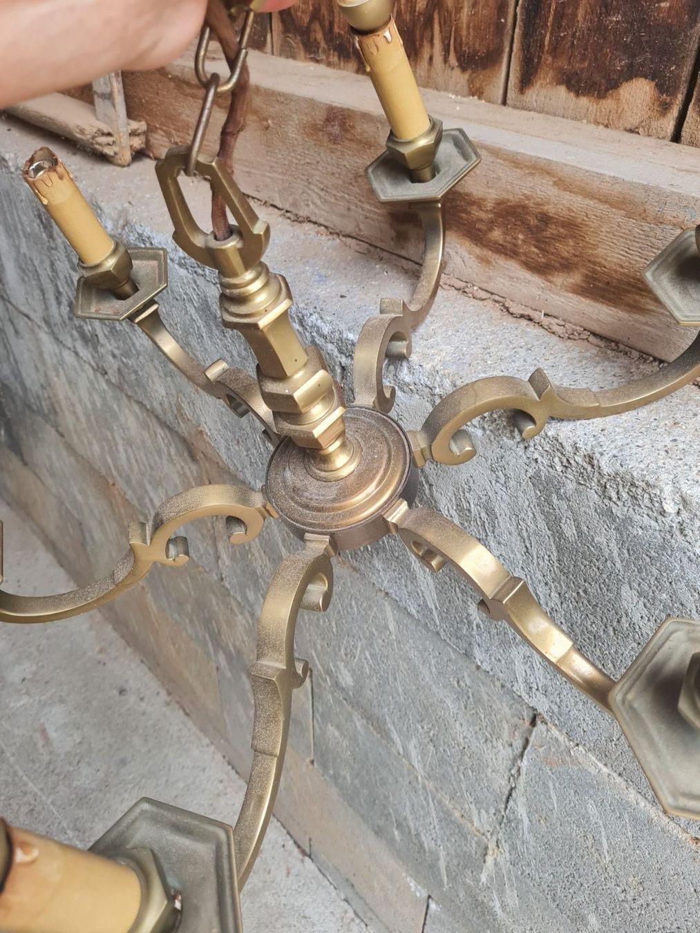 Lampadari & plafoniere: MESSING KRONLEUCHTER DECKENLAMPE – Usato da Steg im Tösstal venduto da goldlionfree 2