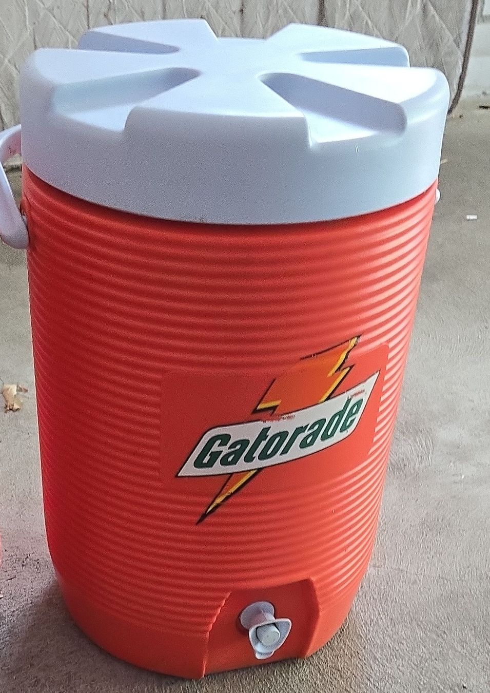 Behälter & Ähnliches: Gatorade Getränkebehälter orange gebraucht – Gebraucht aus Ormalingen von Bobby-sollo