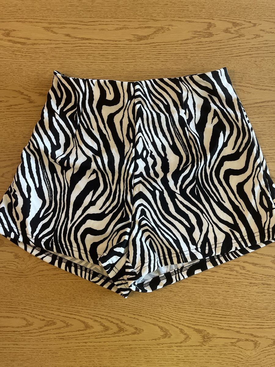 Lots de vêtements: Lors deux shorts  – D'occasion à Courgenay par tat_w5vc 3