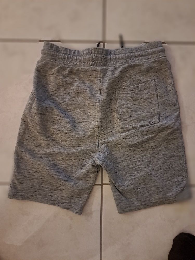 C&A Pantaloni: Tolle Shorts Clockhouse Gr. XS – Usato da Feusisberg venduto da Whitefir 2