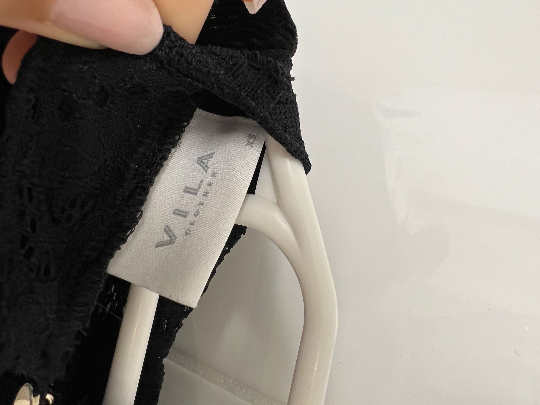 Maglioni & Felpe: Schwarzes Shirt – Usato da Jona venduto da n.ferrari 2