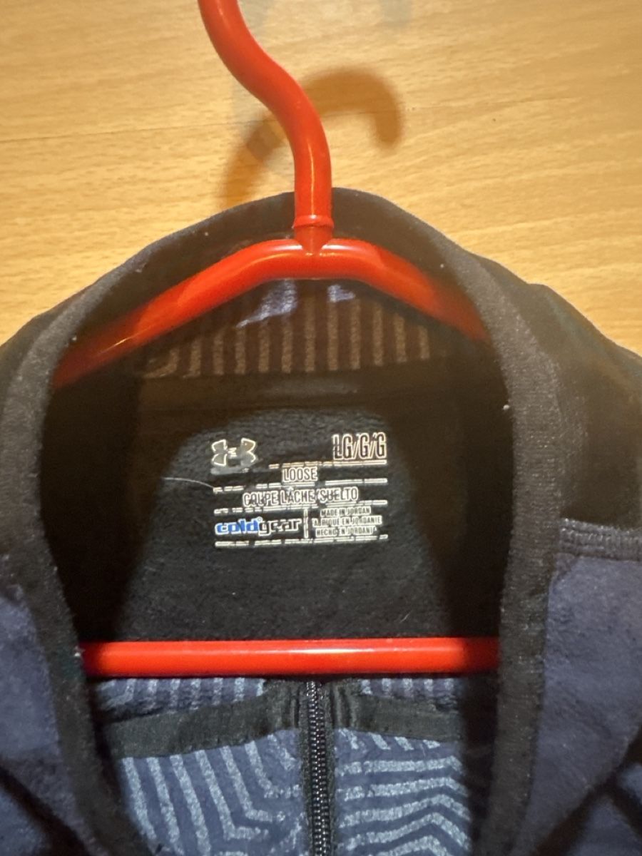 Under Armour Pullover & Sweatshirts: Pull Under Armour ColdGear bleu marine taille L  – Neu (gemäss Beschreibung) aus Cressier FR von Swissesape 2