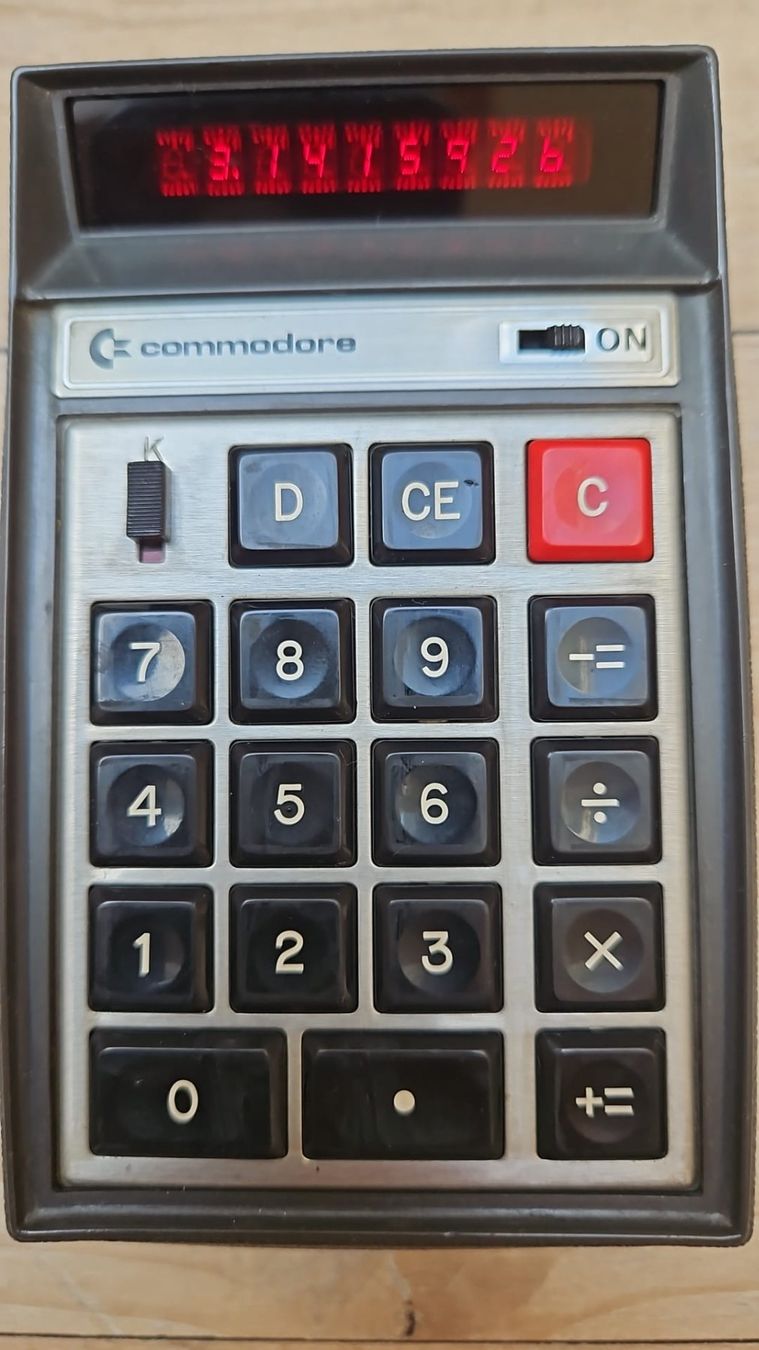 Commodore Calcolatrici tascabili: ERSTER Taschenrechner von Commodore rare Model C110 1A 1971 – Usato da Mauren TG venduto da xkr1998