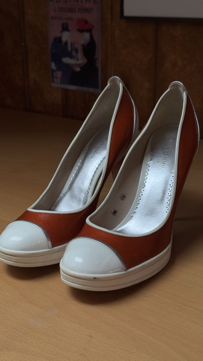 Armani Scarpe da donna: Giorgio Armani High Heels Pumps Gr. 40 – Nuovo (secondo la descrizione) da Oberweningen venduto da Vita_Lyt 1