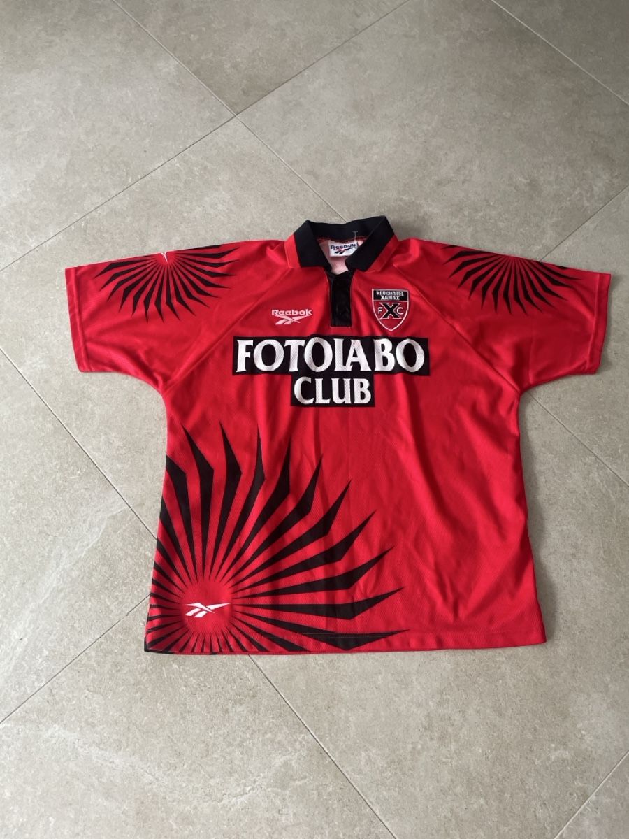 Reebok Leibchen & Hosen: Maillot Neuchâtel Xamax M Reebok – Gebraucht aus Genève von jon_ydl8