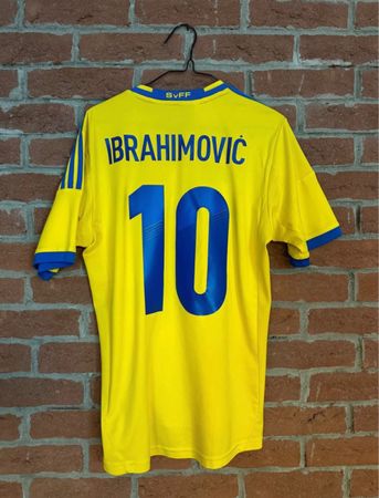 Original Sweden 2013-14 Adidas Home Jersey (Ibrahimovic #10)