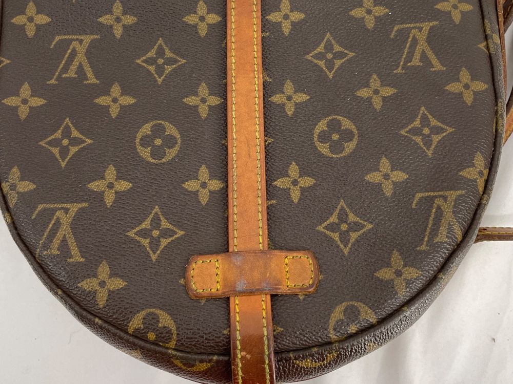 LOUIS VUITTON petit sac en cuir 4